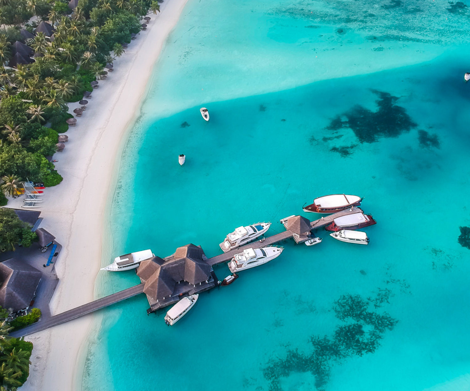 Przystań Four Seasons Kuda Huraa z lotu ptaka, Malediwy