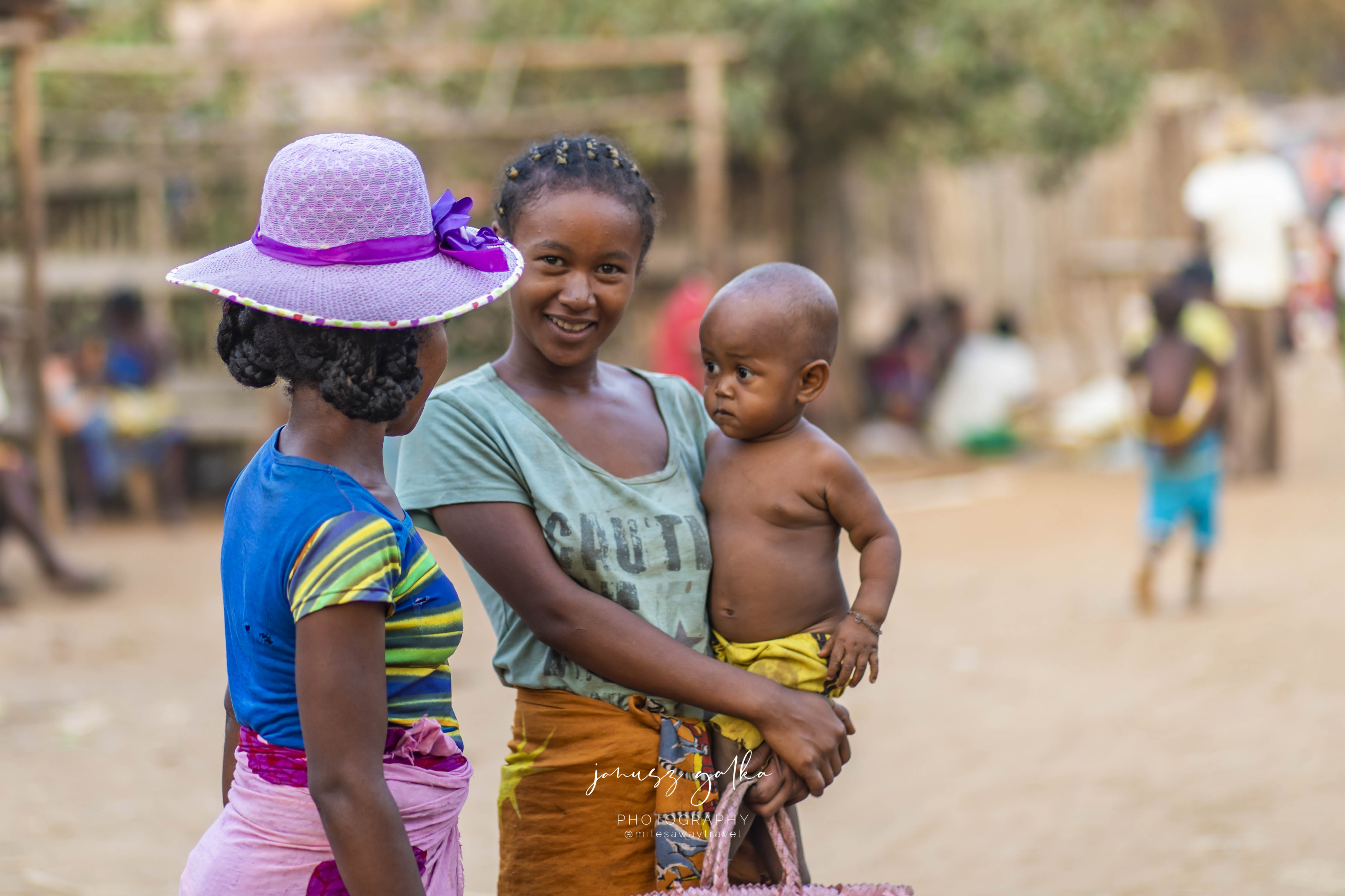Życie mieszkańców miasta Bekopaka na Madagaskarze